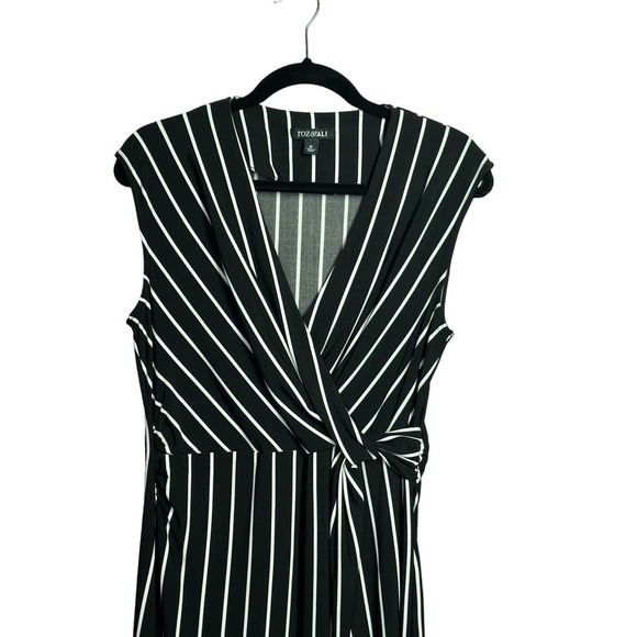 Roz & Ali Faux Wrap Black and White Stripe Knee Length Sleeveless Dress Size M - Picture 6 of 6